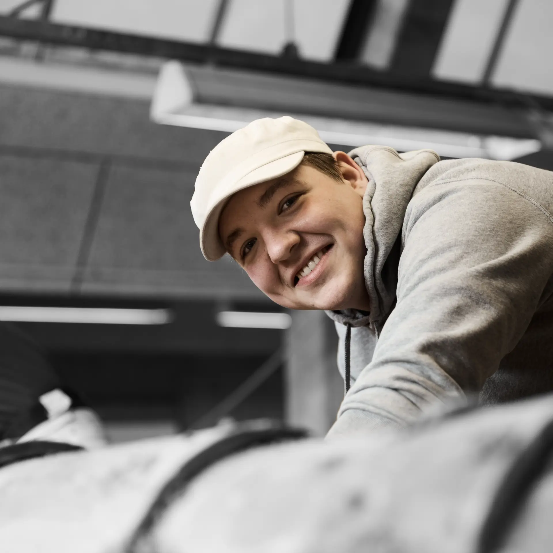 Murer arbejder på tag