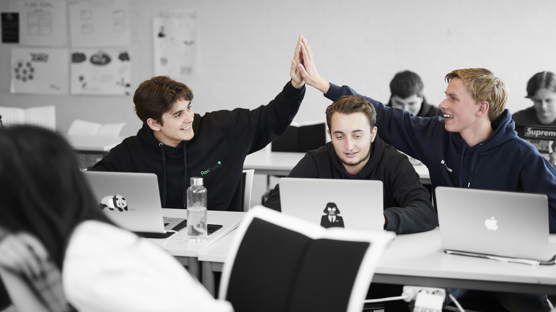 ZBC HHX handelsgymnasiet i Vordingborg - elever arbejder ved computer