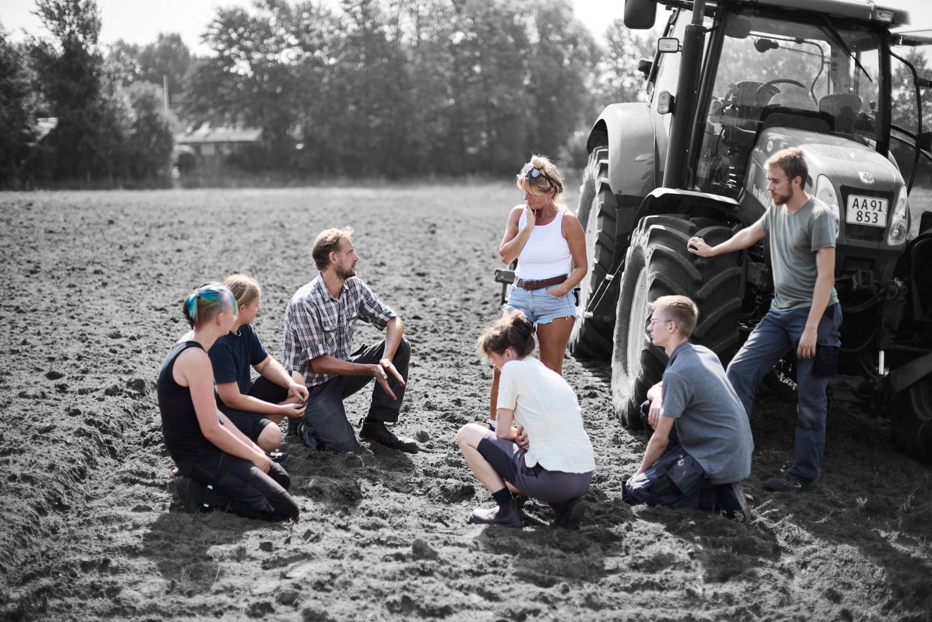 ZBC landbrugsuddannelse - elever foran traktor